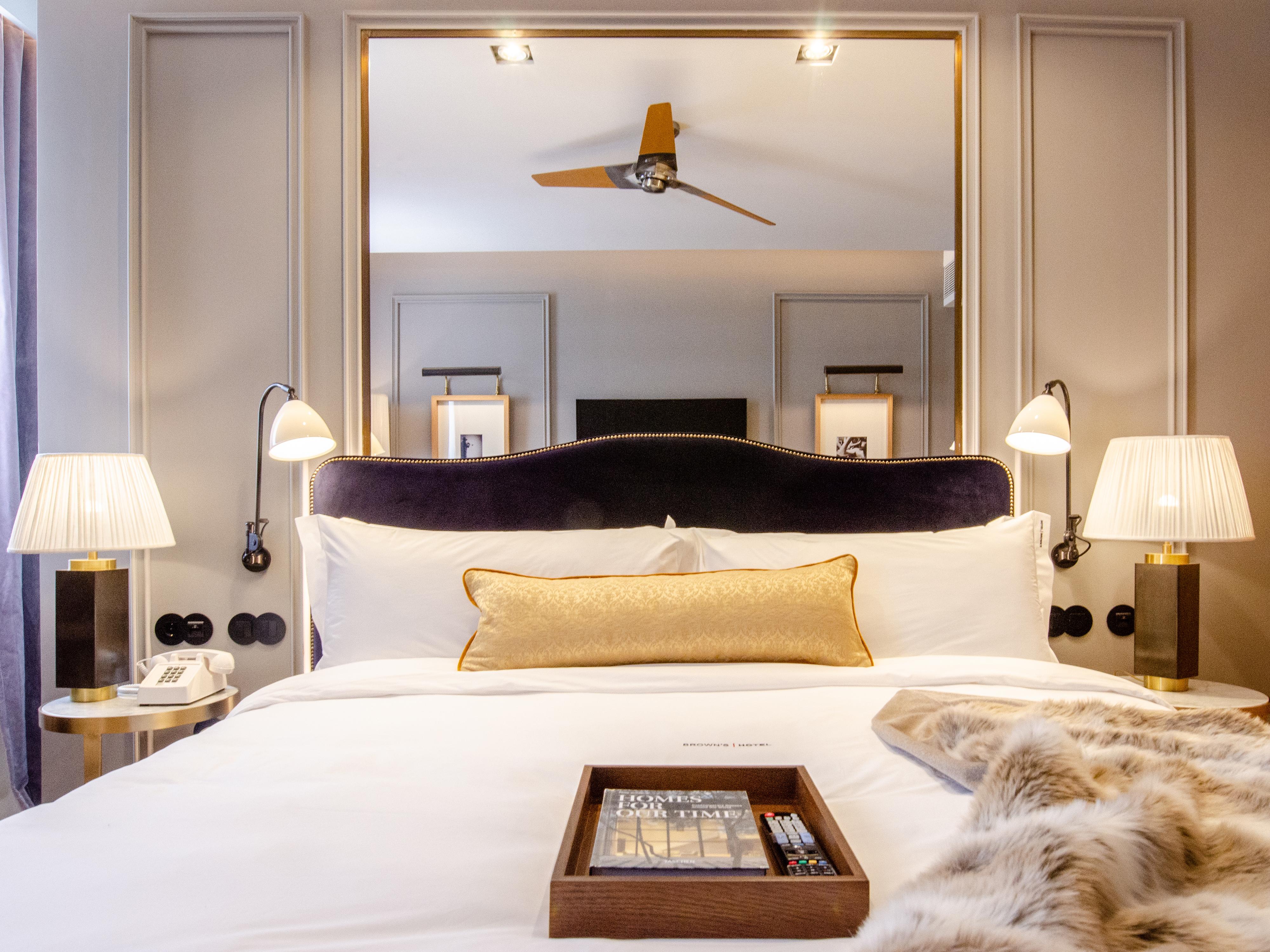 Browns Avenue Hotel Лісабон Екстер'єр фото A bedroom at The Carlyle