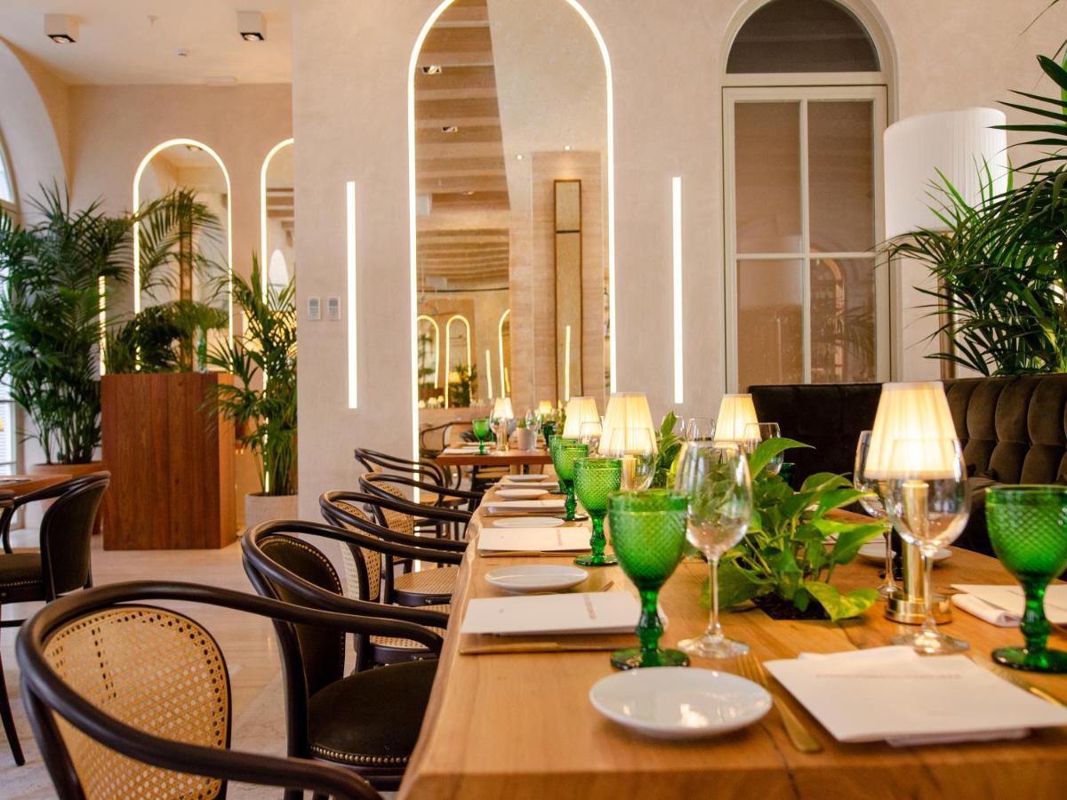 Browns Avenue Hotel Лісабон Екстер'єр фото Restaurant in the hotel
